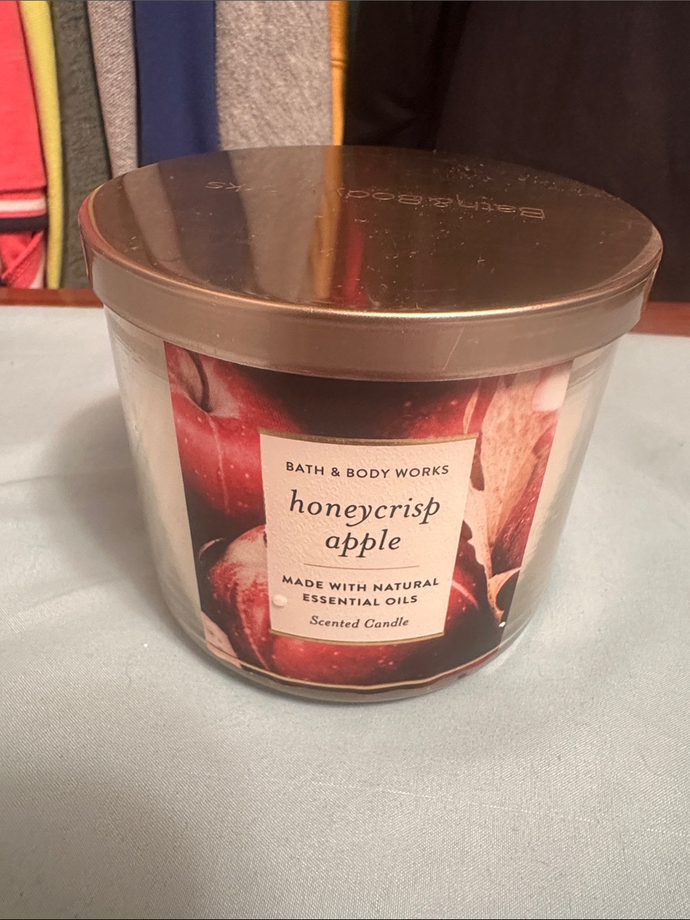 Bath & Body Works Honeycrisp Apple Candle - White Jar with Gold Lid